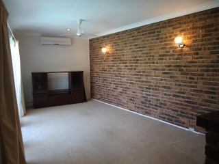 View profile: Lovely home with 4 bedrooms and Swimming Pool!