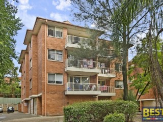 View profile: ONE WEEK FREE RENT! Ten Minute Walk to Station & Two Minutes to Shops!