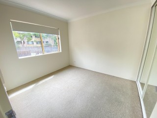 View profile: 5 Minutes walk to Station & Shops!