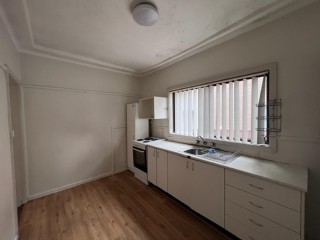 View profile: Convenient Location! 3 Bedrooms! Air Conditioning!