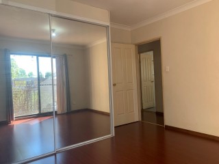 View profile: Freshly painted apartment!!! One Minute to Station!!
