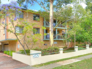View profile: Superb Renovated Unit- Brand New Bathroom!