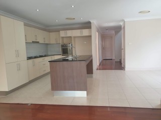 View profile: “Stylish & Spacious Home in a Quiet Street and walk to Station”