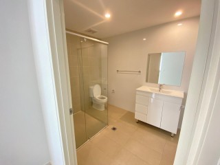 View profile: Luxurious Newly Built Unit! Outstanding Location