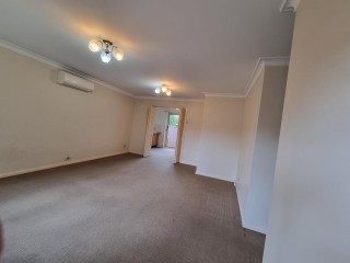 View profile: Quality 3 bedroom villa, Double Garage- Walk to station!