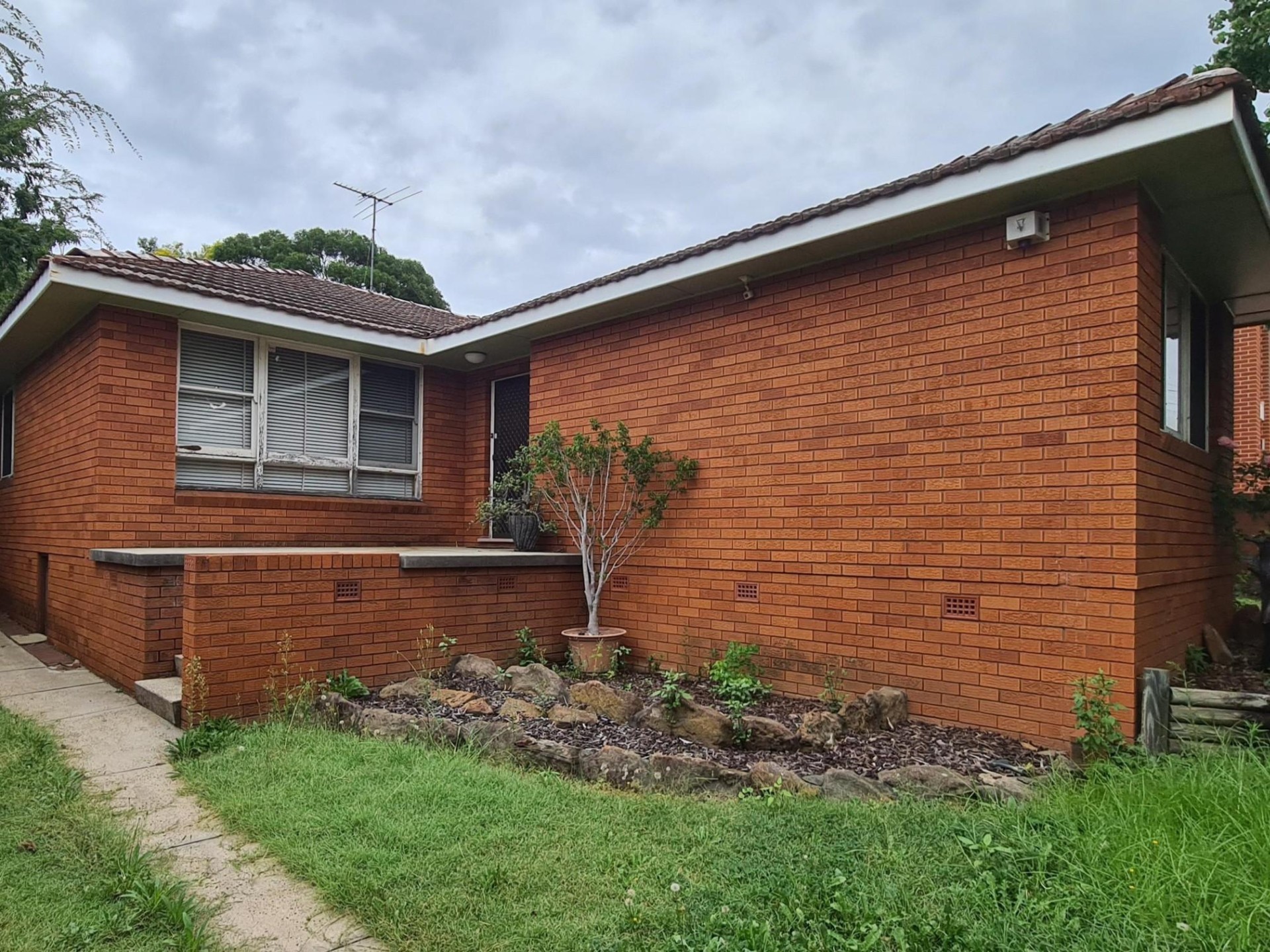 Outstanding Location! 5 Minute Walk to Westmead Station!