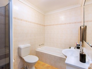 View profile: Top Quality Villa with Gas Cooking & Air Conditioning!