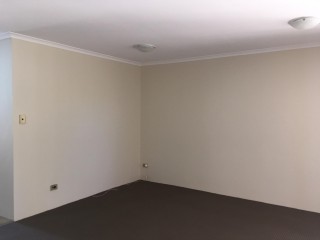 View profile: 3 Bedrooms! Pool & Tennis Court in Complex!