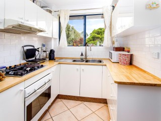 View profile: Huge Unit- Walk to Station!