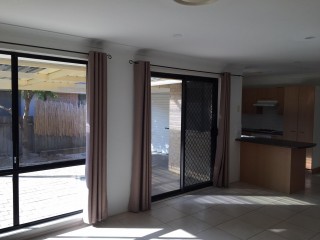 View profile: Lovely 4 bedroom home with ducted air !!