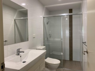 View profile: Walk to Granville Station!! Includes Air-conditioning!