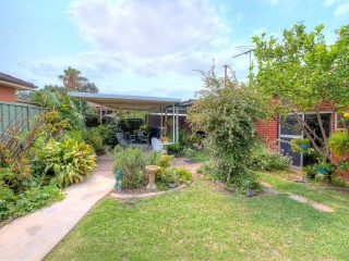 View profile: Outstanding Location! 5 Minute Walk to Station!