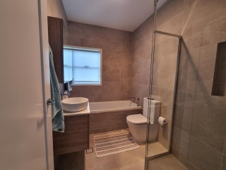 View profile: Spotless Renovated Home in Outstanding Location!