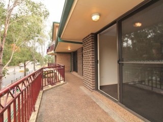 View profile: Stroll to Shops! Walk to Station!