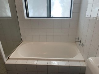 View profile: Freshly painted apartment!!! One Minute to Station!!