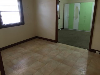 View profile: Self Contained Half House!