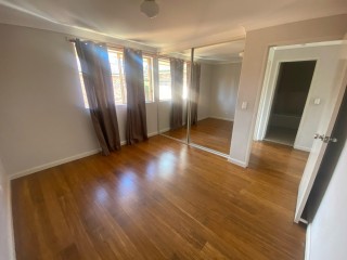 View profile: Two bedroom unit within outstanding location! Stroll to school, station & hospital!