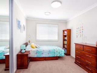 View profile: 4 Bedrooms! 2 Bathrooms!