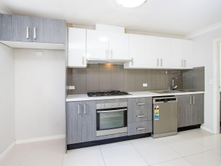 View profile: 3 Bedrooms! 2 Bathrooms! Walk to Station