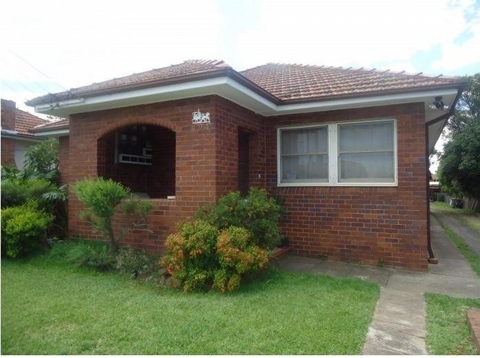TIMBER FLOORS AND CENTRAL LOCATION