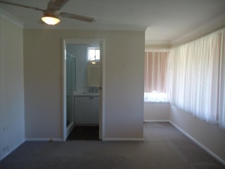 View profile: Lovely home with 4 bedrooms and Swimming Pool!