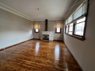 View profile: Walk to Westmead Station &  Primary School!