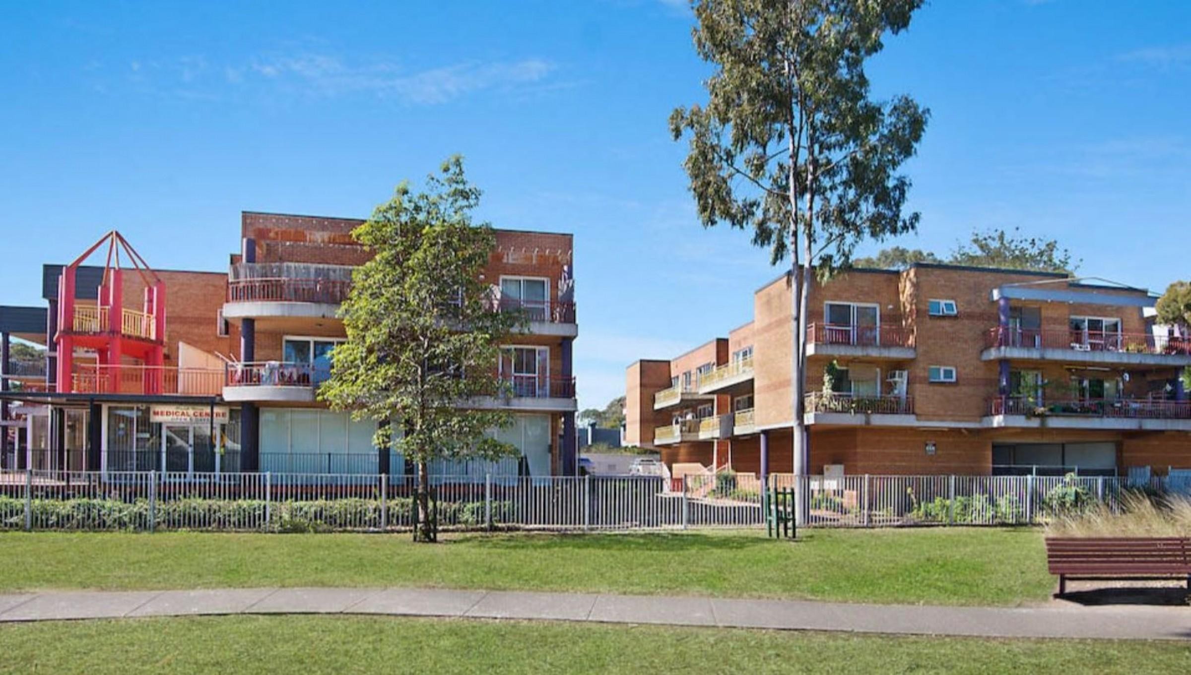 Stunning 2 bedroom apartment conveniently located 3 minutes walk to Toongabbie Train station!