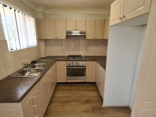 View profile: 800 Metres to Station, Air Conditioning, Plus Gas Cooking!