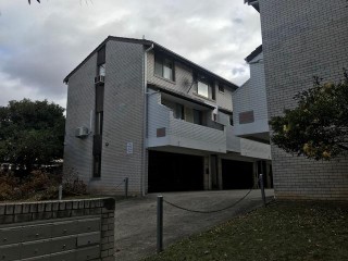 View profile: Walk to Station! 3 Bedrooms!
