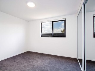 View profile: Quality Modern Apartment-3 Minutes to Station!