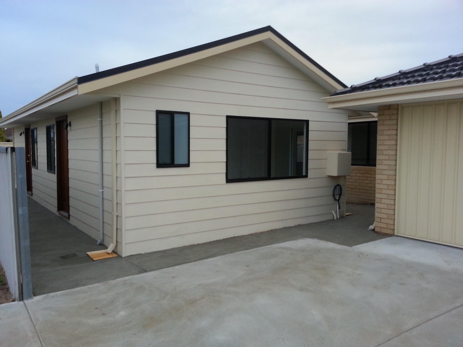 Outstanding 'Brand New' Granny Flat- 2 Bedrooms & 2 Bathrooms!
