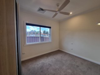 View profile: Spotless Renovated Home in Outstanding Location!