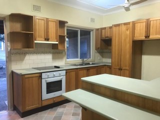 View profile: Walk to Station & Girraween Primary School!