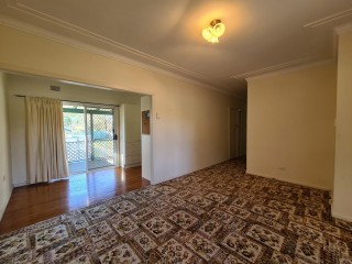 View profile: Outstanding Location-Minutes from Westmead Hospitals!!
