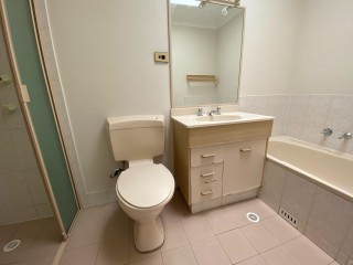 View profile: 3 Bedrooms! 2 Bathrooms! Pool & Tennis Court in Complex!