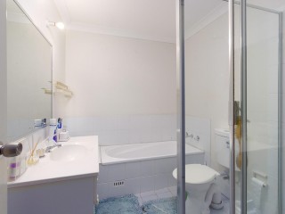 View profile: Split-Level Villa- 2 Bathrooms!