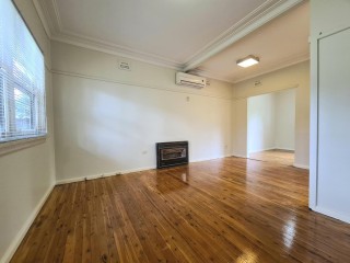 View profile: Large family home with lawns maintained by owner!