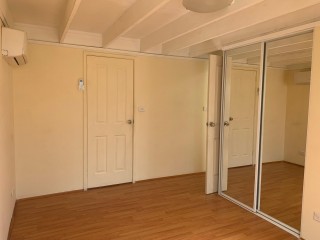 View profile: One Bedroom plus Loft-Walk to Station & Shopping Centre