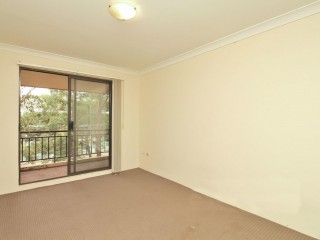 View profile: Stroll to Shops! Walk to Station!